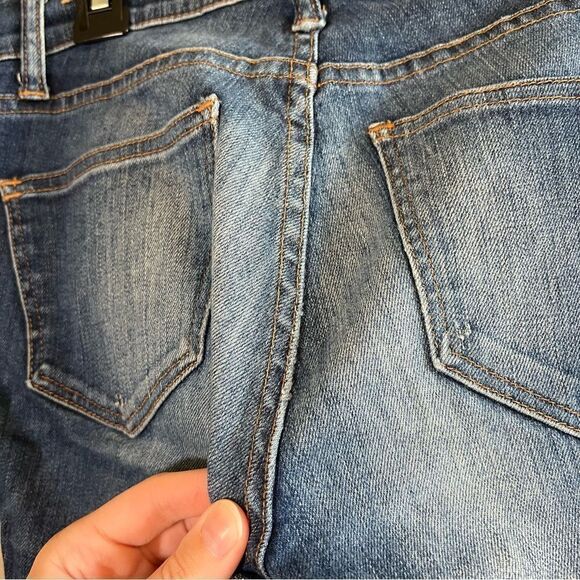 ✨ Madewell Women’s Dark Wash Skinny Skinny Jeans Distressed 24 - Picture 9 of 12